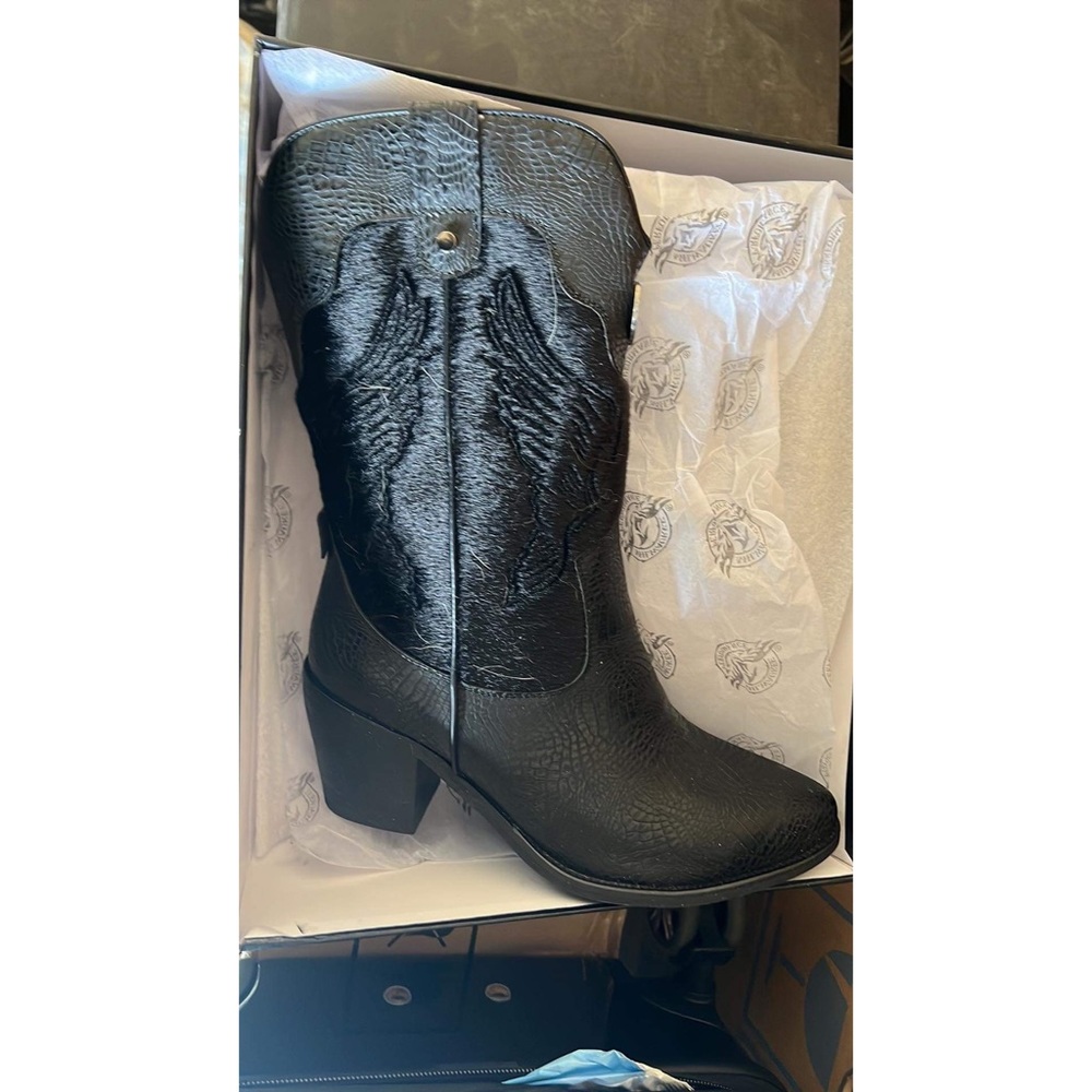 Leather cowgirl boots
